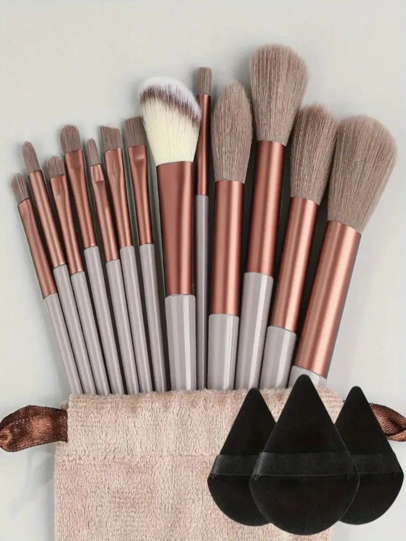Makeup Brush Set – Soft, Fluffy, Professional Cosmetic Brushes for Foundation, Powder, Eyeshadow, and Blending