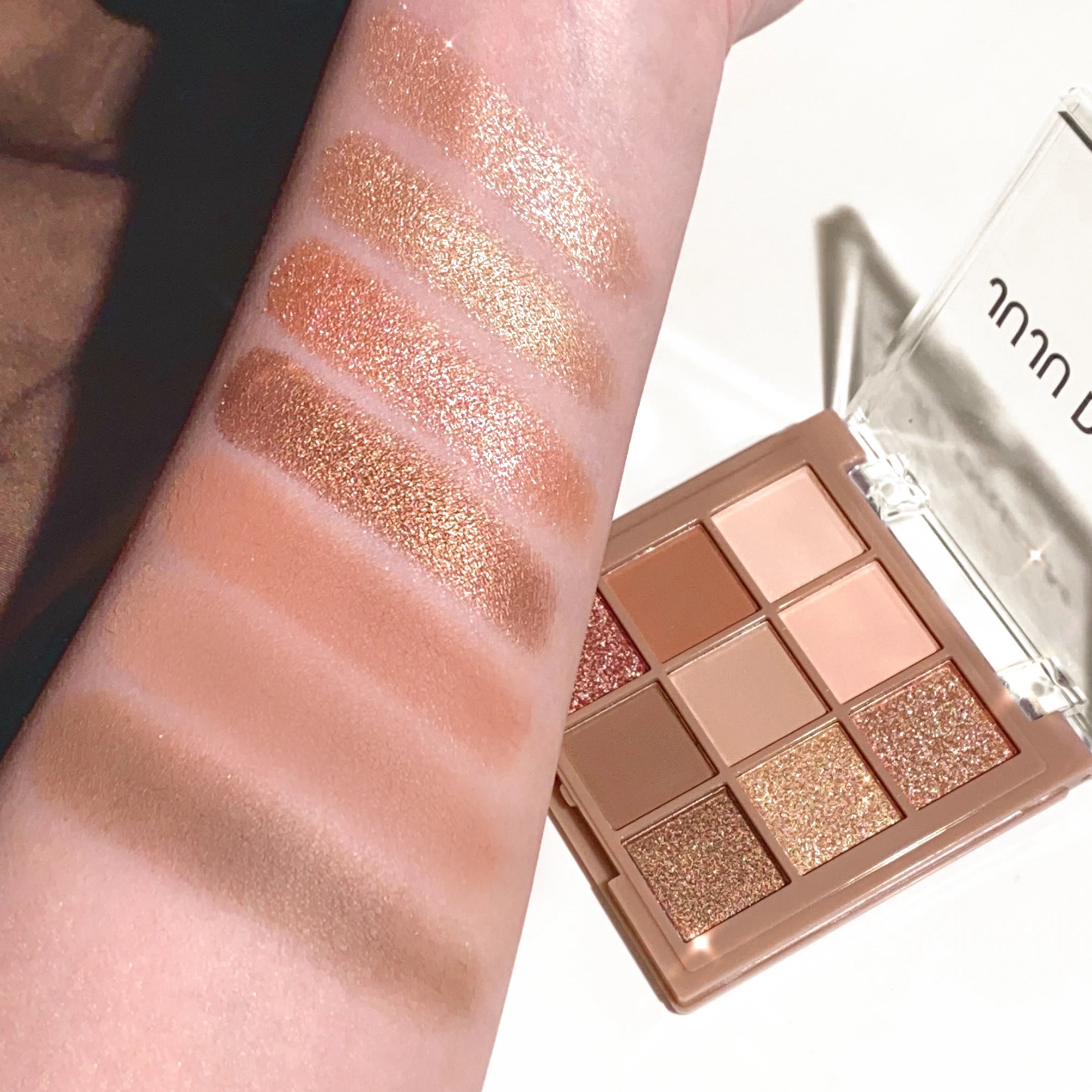 Multi-Color Eyeshadow Palette - Long-Wear Shimmer Finish